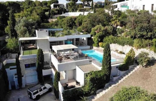Roucas-Blanc Casa | VILLA JFK