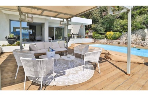 Roucas-Blanc Casa | VILLA JFK