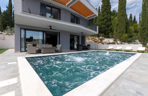 Blace Villa | Villa Juma by Villas Guide
