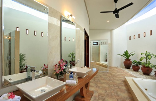 Senggigi Villa | Villa Kipas Retreat