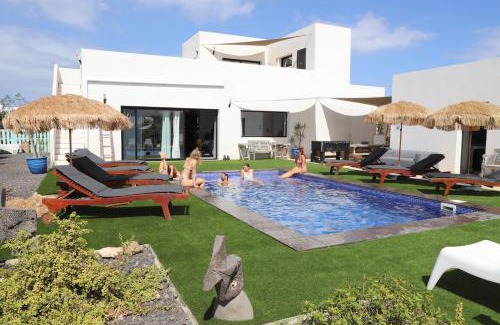 La Oliva Cama Y Desayuno | Villa Koa - Riders Surf n Bike