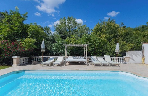 11th Arrondissement Casa | Villa La Tahitienne S