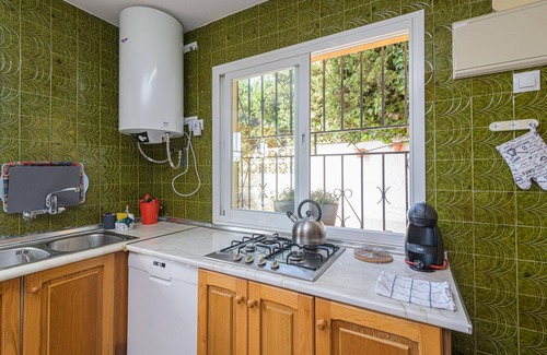 Benalmádena Villa | VILLA LA TUNA - Preciosa villa con piscina privada, vistas al mar y WiFi gratis.