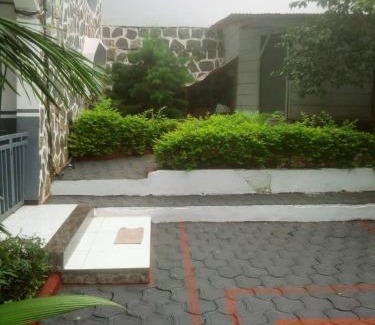 Yaounde Villa | Villa le Dakota