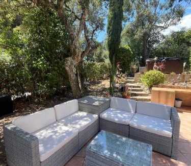 Guerrevieille Villa | Villa Les Chênes - Golf de Saint-Tropez Experience