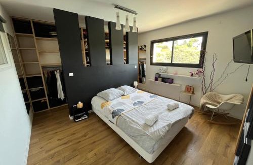 Flourens Villa | Villa Les Palmiers