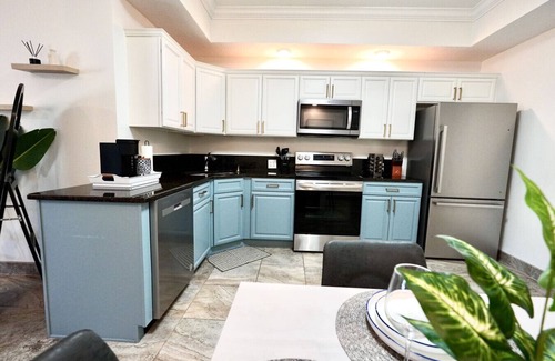 Cocoa Beach Villa | Villa Lidō -2BR Coastal Charm/ Stargaze & Beach Walks