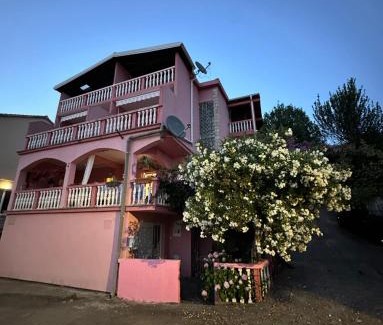 Becici Cama Y Desayuno | Villa Linna