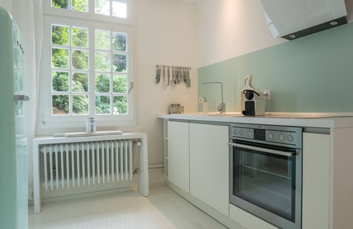 Monschau Villa | Villa "en vivo" con el puente privado, pabellón, Parque, Un solo lugar en Monschau