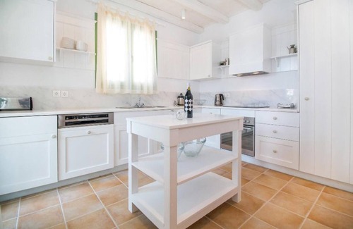 Gennadi Villa | Villa Loka - Two Bedroom Villa, Sleeps 6