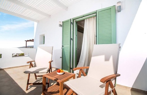 Gennadi Villa | Villa Loka - Two Bedroom Villa, Sleeps 6