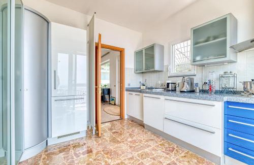 Vigo-Peirano Apartamento | Villa Luce del Sol with Pool - L