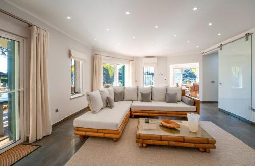 Olhao Villa | Villa Luso w/Heated Pool - Spacious & Peaceful