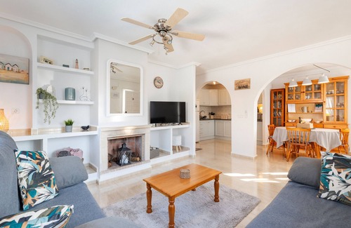 Mazarrón Villa | Villa 'Mabel' con vistas a la montaña, Wi-Fi y aire acondicionado