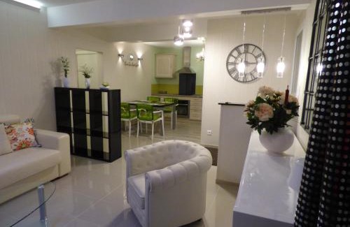 Tulle Villa | VILLA MAISON BLANCHE TULLE 1 à 4 personnes