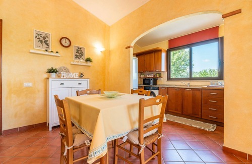 Quartucciu Villa | Villa 'Mameli' con vistas a la montaña, Wi-Fi y aire acondicionado