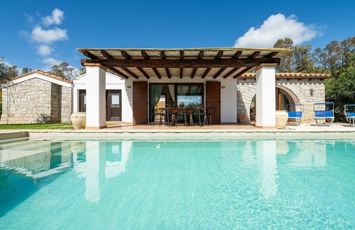 Sant'Elmo Villa | Villa Mariposa – Pool & Garden, 500m walk to Beach