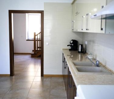 Vyzhnytsya Apartamento | Villa Med'OK