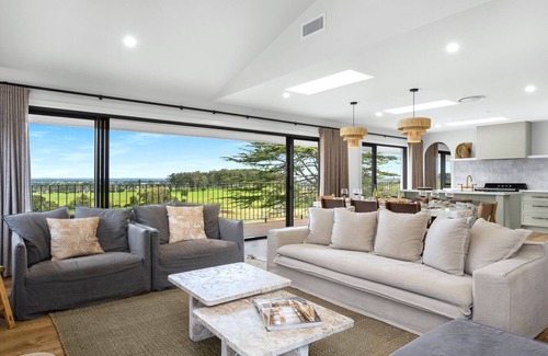 Meroo Meadow Casa | Villa Meroo Pay 2 stay 3 when booking a weekend May - September