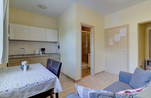 Sveti Juraj Apartamento | Villa Mia - One-Bedroom Apartment with Pool (2 Persons) - Sveti Juraj #002