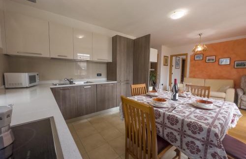 Cogolo Apartamento | Villa Monari Apartment Morning Sunlight