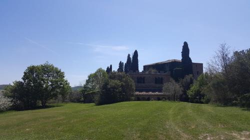 Montalcino Villa | villa montalcino palazzina castelverdelli