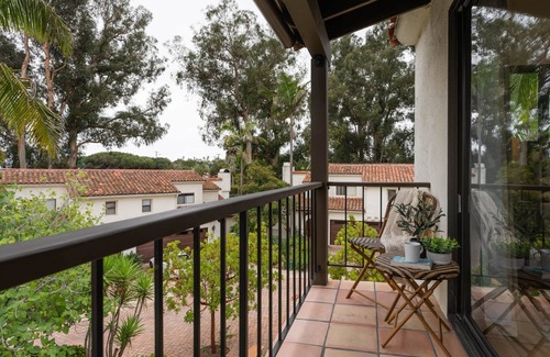 Laguna Condominio | Villa Muralla 2 bedroom in Downtown Santa Barbara
