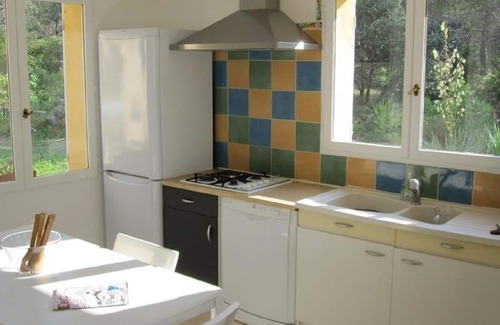 Lambesc Villa | Villa tradicional de Aixoise, piscina privada, 6 habitaciones, capacidad para 12 personas en 3800 m² cerrados