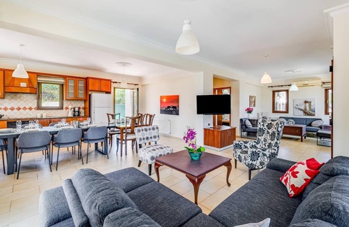 Droushia Villa | Villa Nikolina - 5 habitaciones con baño