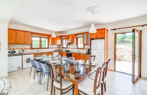 Droushia Villa | Villa Nikolina - 5 habitaciones con baño