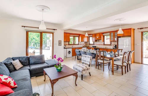 Droushia Villa | Villa Nikolina - 5 habitaciones con baño