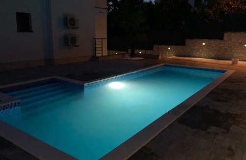 Njivice Apartamento | Villa Njivice Apartment Ema