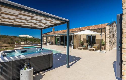 Hum Casa | Villa Noeli