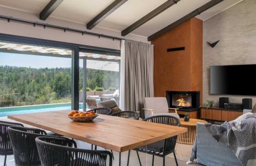 Hum Villa | Villa Noeli with Swimming Pool