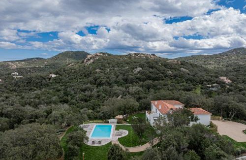 Arzachena Villa | Villa Nuova di Design con Piscina Privata