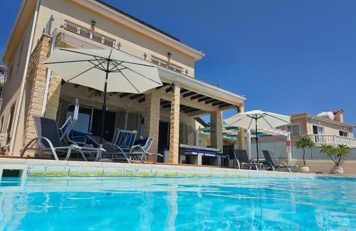 Peyia Town Villa | Villa Ocean Breeze