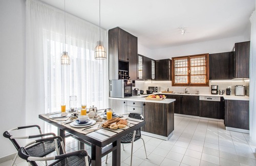 Kounoupidiana Villa | Ideal para grupos grandes (hasta 14 personas), piscina, cerca del mar-Playas