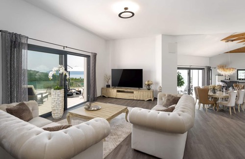 Martina Casa | Villa Oliv One