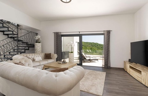 Martina Casa | Villa Oliv One