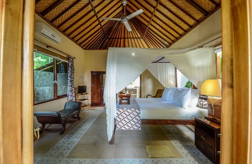 Jasri Complejo | Villa Ombak, una villa privada frente al océano.