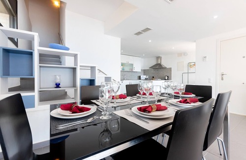 Almadraba-Canyelles Casa | Villa en playa Almadrava, Roses. Parking privado, 200m playa, 3 dormitorios, cocina equipada, terraza, Wi-Fi, aire acondicionado. ¡Reserva ahora para vacaciones inolvidables en Costa Brava!