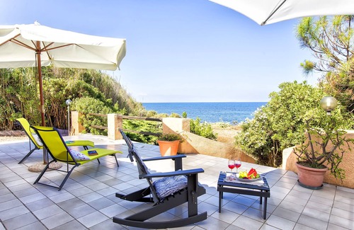 Tonnara Villa | Villa a orillas del puerto deportivo de Sorso, 3 dormitorios, terraza con vistas al mar, jardín.