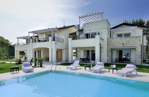 San Benedetto di Lugana Casa | Villa Onofria