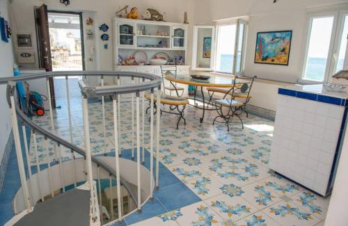 Anzio Villa | Villa Paola sullo scoglio