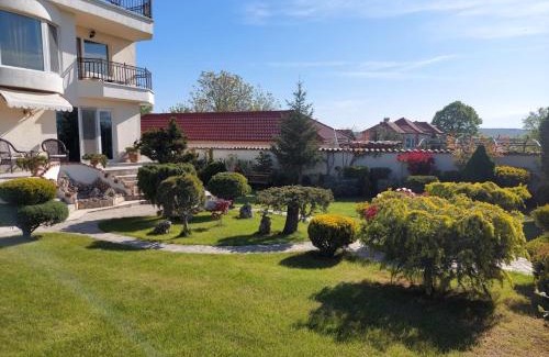 Bliznatsi Villa | Villa Paradise Garden