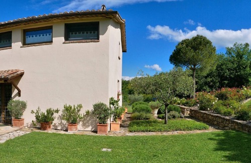 San Giovanni del Pantano Villa | Villa Piantoni on Antognolla Golf Estate, Restaurant, Cafe, Hiking+Biking Trails