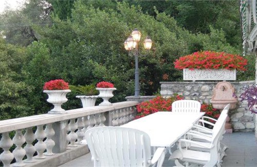 Gargnano Apartamento | Villa Pinetina