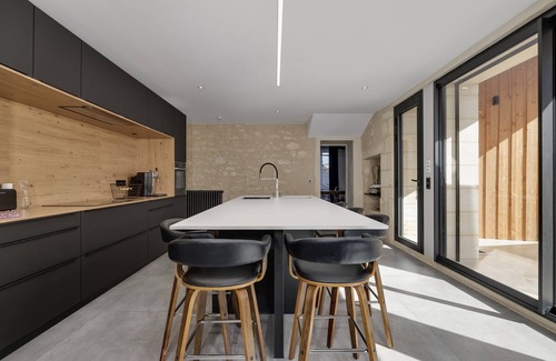 Montagne Villa | Villa 'Piscine Balnéo Saint Emilion' con piscina privada, Wi-Fi y aire acondicionado
