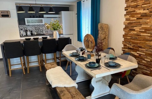 Mejannes-le-Clap Villa | Villa Piscine & Terrain Tennis