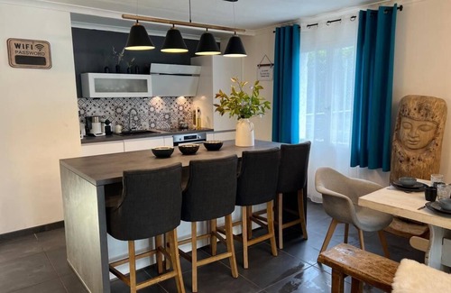 Mejannes-le-Clap Villa | Villa Piscine & Terrain Tennis